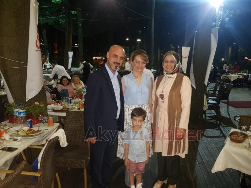 RATED'DEN AKYAZI FM'E PLAKET