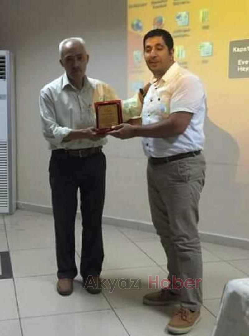 Recep Özdemir ilçede bulunan okul müdürlerine İftar yemeği verdi