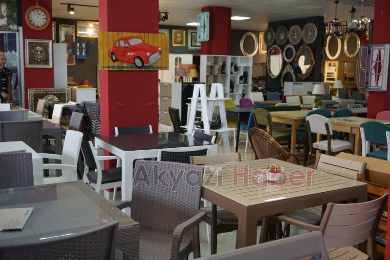 Reha Konseptte Masa Alana Önlük Hediye