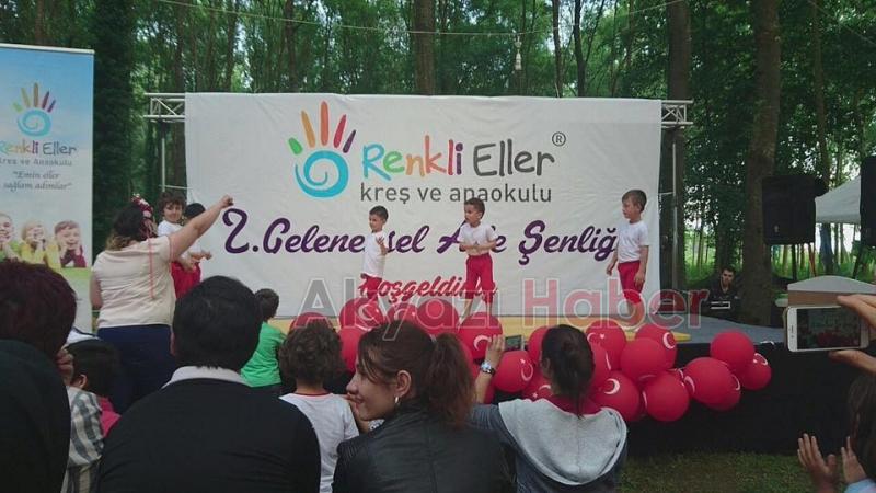 Renkli Eller 2nci Geleneksel Aile Şenlikleri Yapıldı