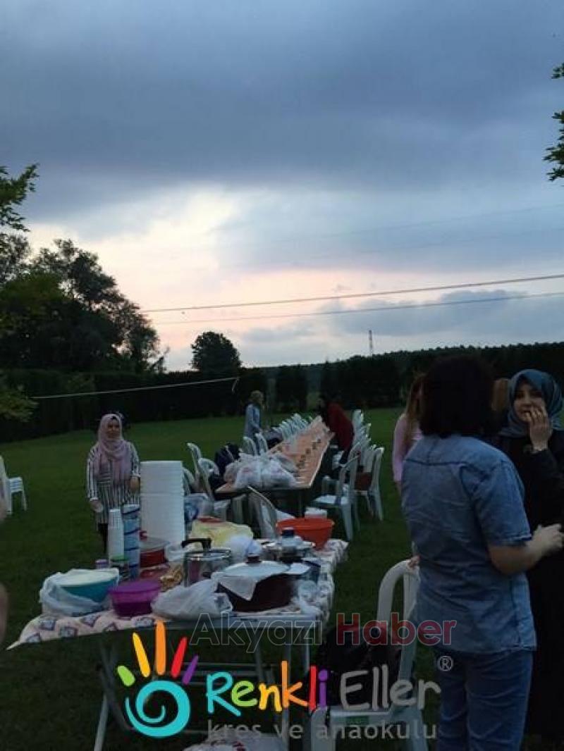 Renkli Eller Kreş Ailesi İftar Sofrasında Buluştu