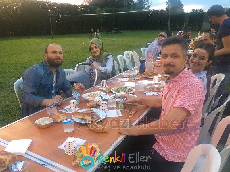 Renkli Eller Kreş Ailesi İftar Sofrasında Buluştu