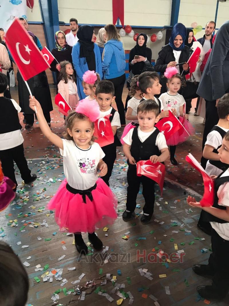 Renkli Eller Kreş ve Anaokulu Öğrencilerinin 23 Nisan Çoşkusu