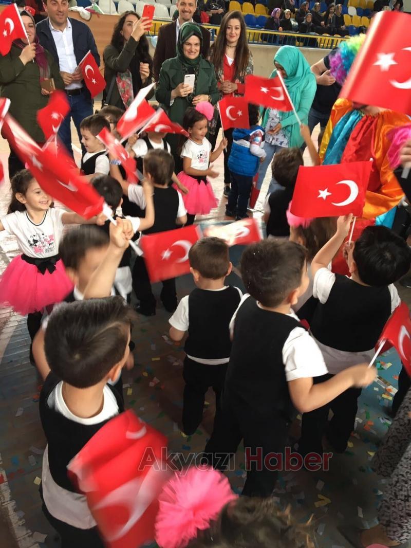 Renkli Eller Kreş ve Anaokulu Öğrencilerinin 23 Nisan Çoşkusu