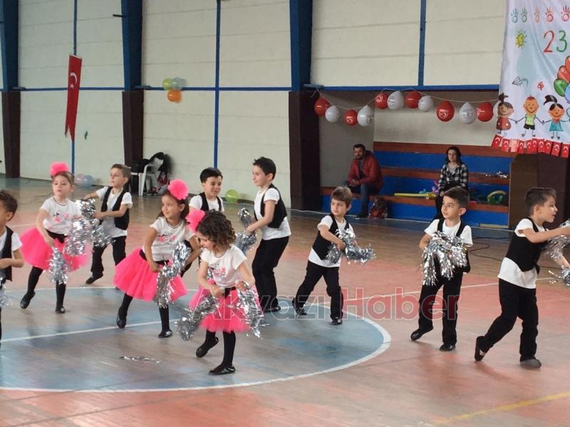 Renkli Eller Kreş ve Anaokulu Öğrencilerinin 23 Nisan Çoşkusu