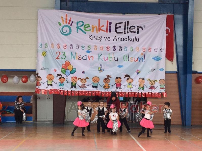Renkli Eller Kreş ve Anaokulu Öğrencilerinin 23 Nisan Çoşkusu