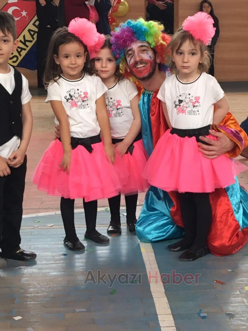 Renkli Eller Kreş ve Anaokulu Öğrencilerinin 23 Nisan Çoşkusu