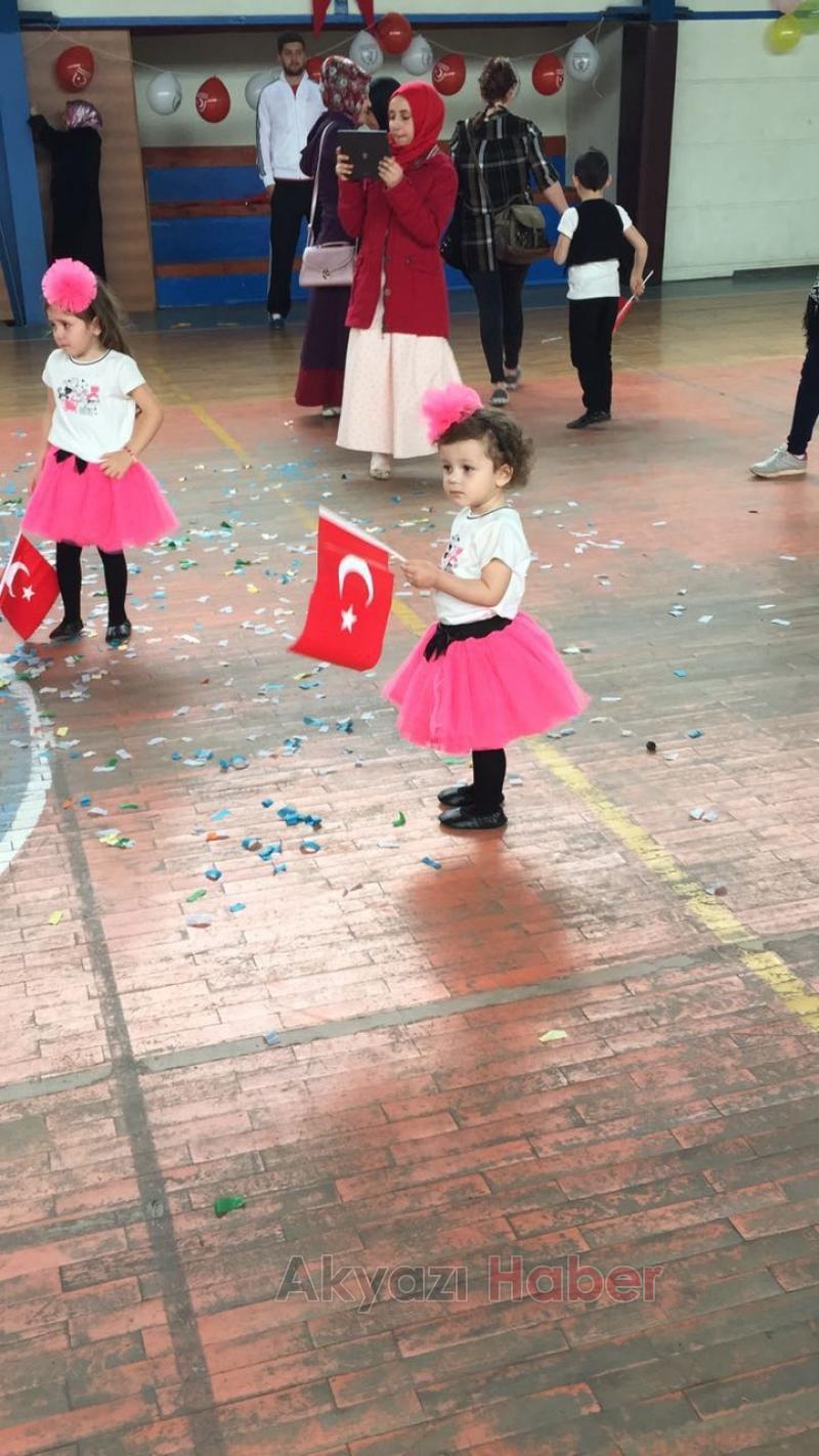 Renkli Eller Kreş ve Anaokulu Öğrencilerinin 23 Nisan Çoşkusu
