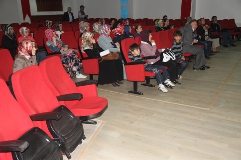 Akyazı Belediyesi ,KOSGEB ve ATSO Girişimci bayanlarla toplantıda bir araya geldi