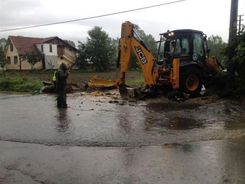 Akyazı Belediyesinden 24 Saat Müdahale