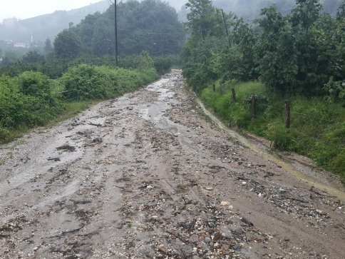 Akyazı'da Kriz Masası Oluşturuldu. Başkan'dan 24 Saat Sel Mesaisi
