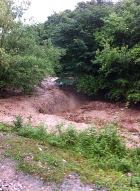 Kuzuluk'ta Tarihi Değirmeni Sel Yıktı