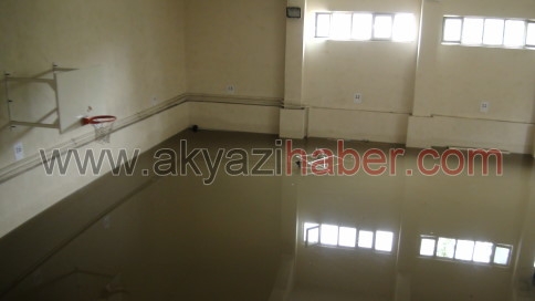 Akyazı Anadolu Lisesi Bodrum Katı Suya gömüldü. 