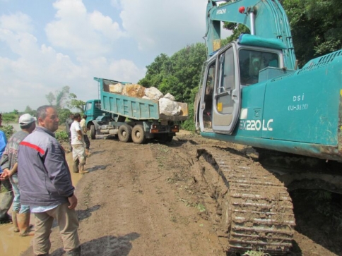 Mudurnu Deresi Bendi Yıktı Yön Değiştirdi. 