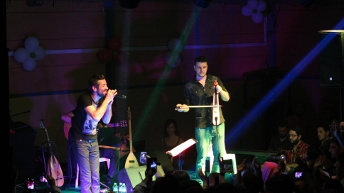 ŞEHİT YÜZBAŞININ YAZ ŞENLİĞİNE RESUL DİNDAR DAMGASI