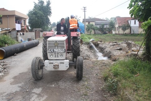 Akyazı Belediyesinden Sel Sonrası İlaçlama Çalışmaları 