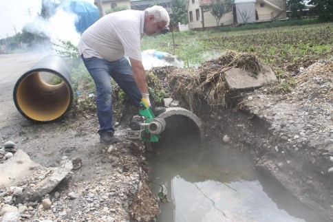 Akyazı Belediyesinden Sel Sonrası İlaçlama Çalışmaları 