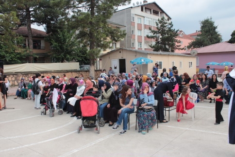 Miniklerin Mezuniyet Heyecanı 