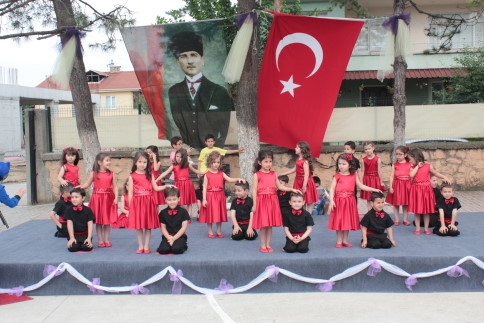 Miniklerin Mezuniyet Heyecanı 