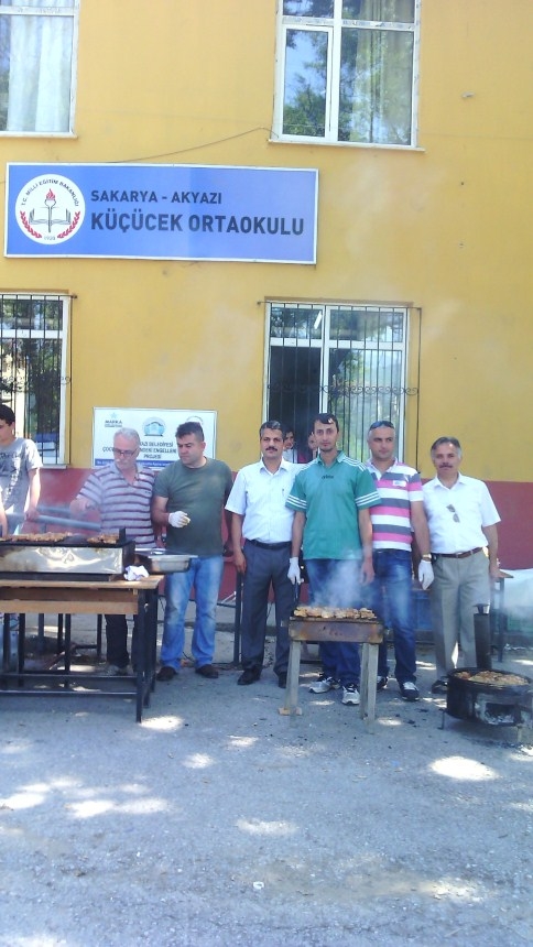 Küçücek Ortaokulu'nda Mangal Keyfi
