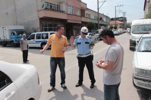 Pazarköy Caddesinde Otomobille motosiklet çarpıştı. 