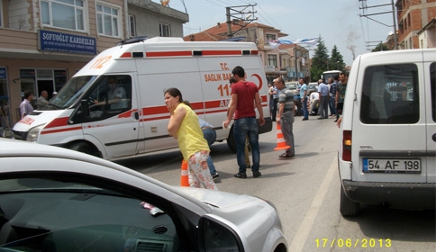 Motosiklet Bisiklete Çarptı | 2 YARALI 1'i AĞIR