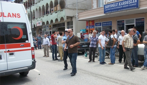 Motosiklet Bisiklete Çarptı | 2 YARALI 1'i AĞIR