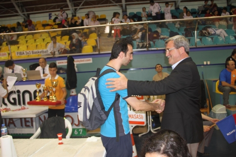 Başkan Akcan Karatecilerle...