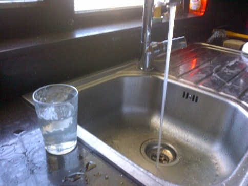 Kuzuluk'ta Musluklardan Akan Bulanık Su Tedirgin Ediyor