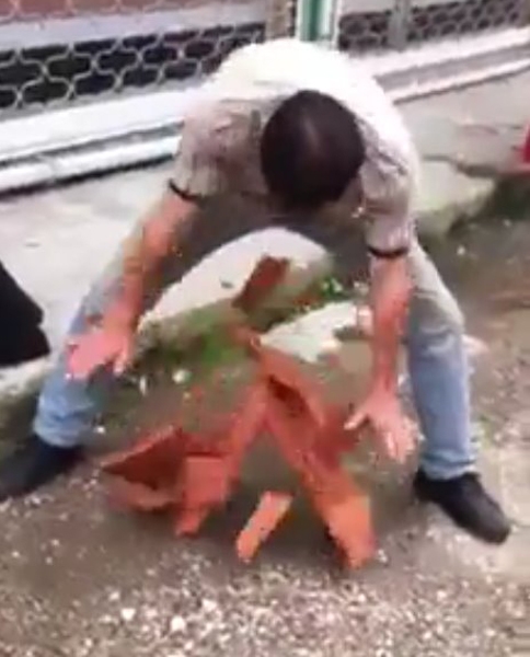 Akyazı'da Ali LEE adıyla paylaşılan bu Video İzlenme Rekorları kırıyor