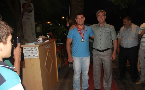 BAŞARI ÖDÜLLENDİRİLDİ...