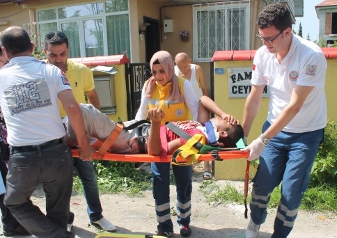Bisikletin Devrilmesi Sonucu Baba Oğul Yaralandılar