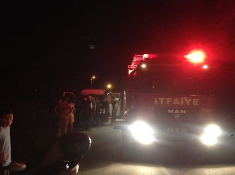 Seyir Halindeki Minibüs Alev Aldı 