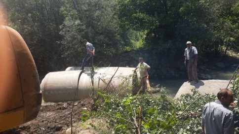 Yıkılan Köprüler Yeniden İnşa Ediliyor