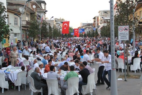 Akyazı İftarla Buluşuyor