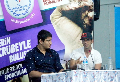 Gençler Sordu, Şampiyon Yanıtladı