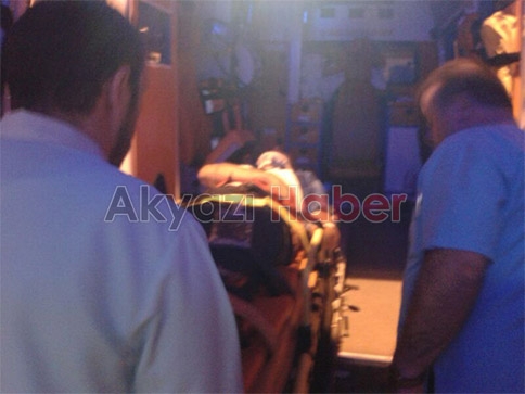 Seyir Halindeyken Kasasında Bulunan Paletli Kepçe Yola Savruldu