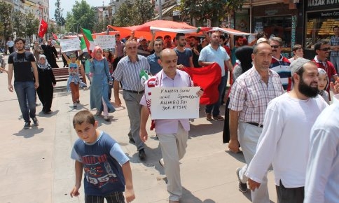 Kuzuluk Gençliği İsraili Protesto Yürüyüşü Düzenledi