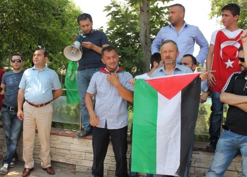 Kuzuluk Gençliği İsraili Protesto Yürüyüşü Düzenledi