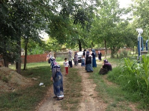 Eve Atılan Esrarengiz Taşlar Korku ve Paniğe Neden Oldu