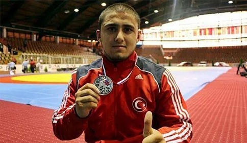 Akyazılı Güreşçimiz Dünya İkincisi Oldu