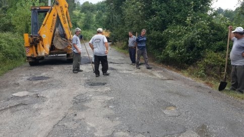 Dokurcun’da Asfalt Yama Çalışmaları BAŞLADI 