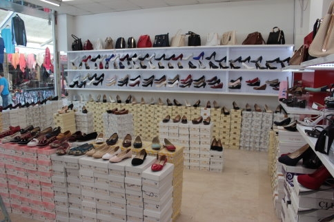 Akyazı’nın Ayakkabı Merkezi Savaş Kundura Yeni Yerinde.