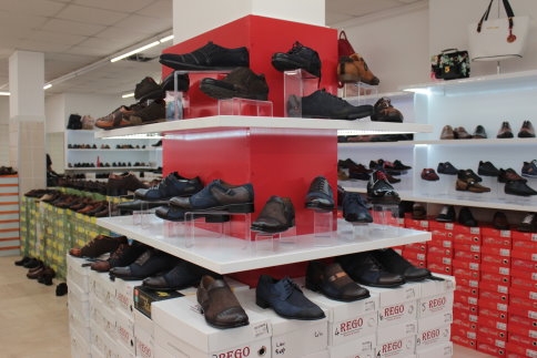 Akyazı’nın Ayakkabı Merkezi Savaş Kundura Yeni Yerinde.