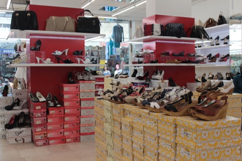 Akyazı’nın Ayakkabı Merkezi Savaş Kundura Yeni Yerinde.