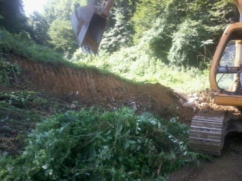 Yol Genişletme Çalışmaları Yoğun Bir Şekilde Devam Ediyor