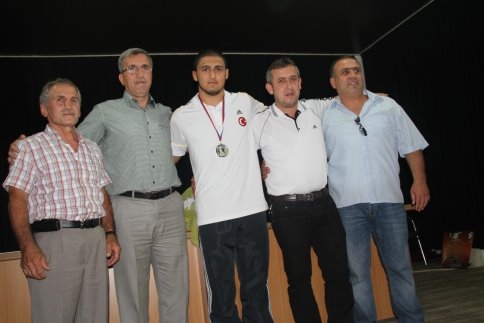 Başkan Akcan'dan Şampiyonlara Büyük Ödül