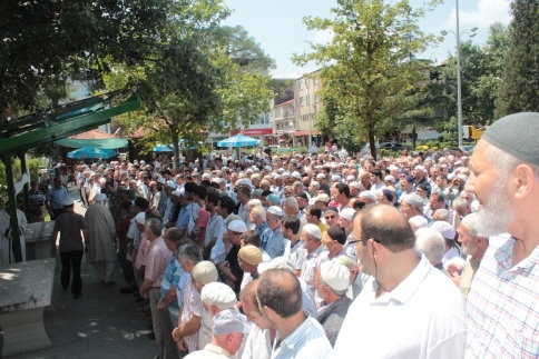 Gazze İçin Gıyabi Cenaze Namazı Kılındı