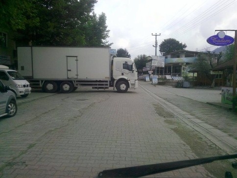 Caddesi İşgal Etti