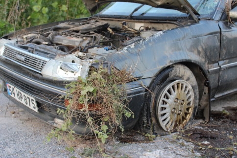 Kontrolden Çıkan Otomobil Takla Attı 3 YARALI